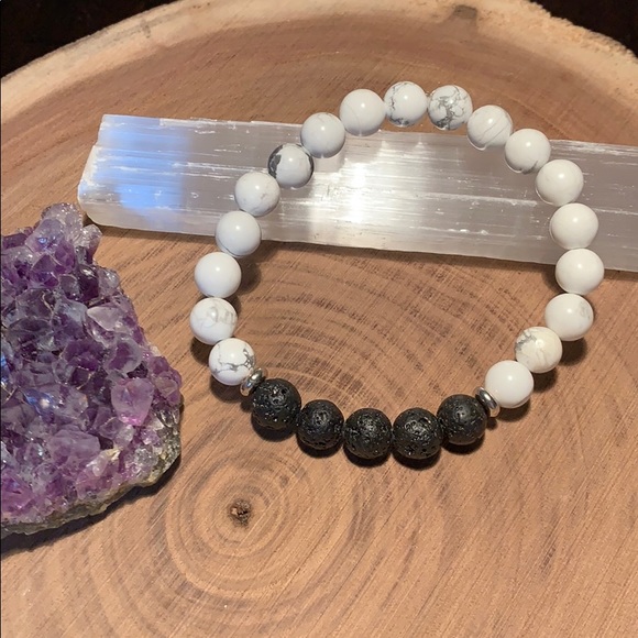 Handmade Crystal stretch bracelet - Picture 4 of 4